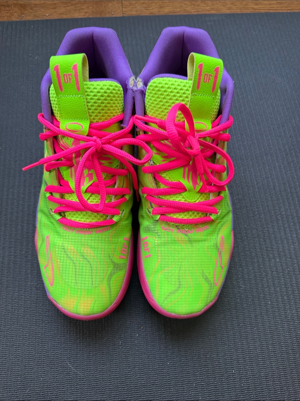 Lemo basketball sneakers